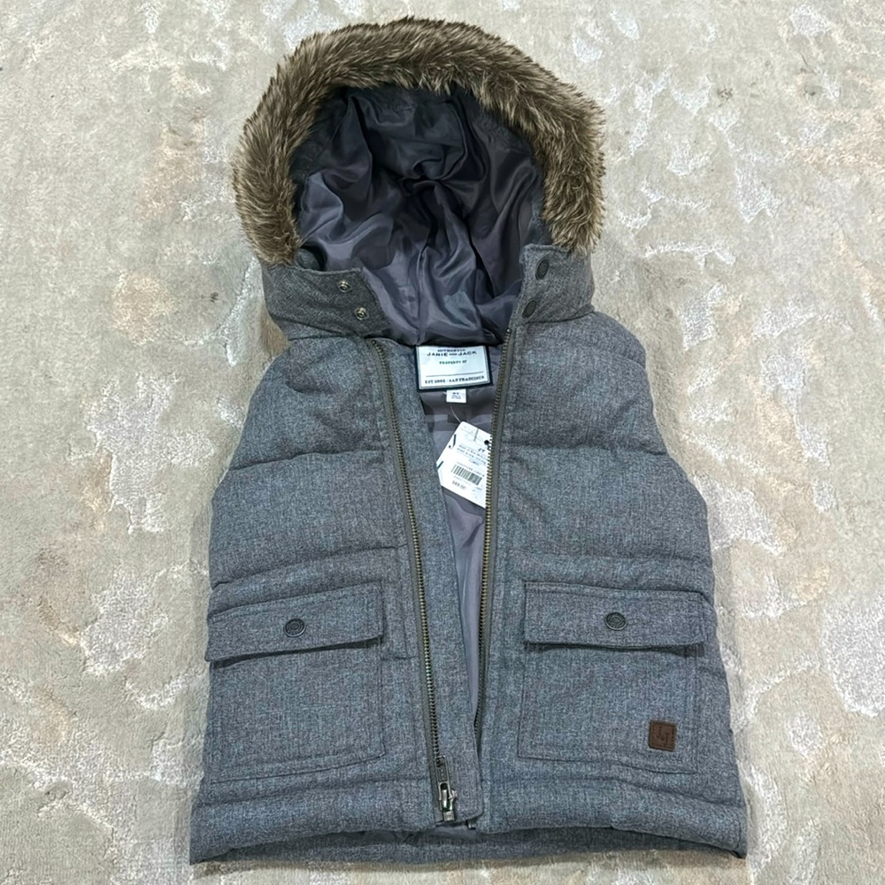 Gray puffer vest with fur trim hood, size 2T Janie, and Jack